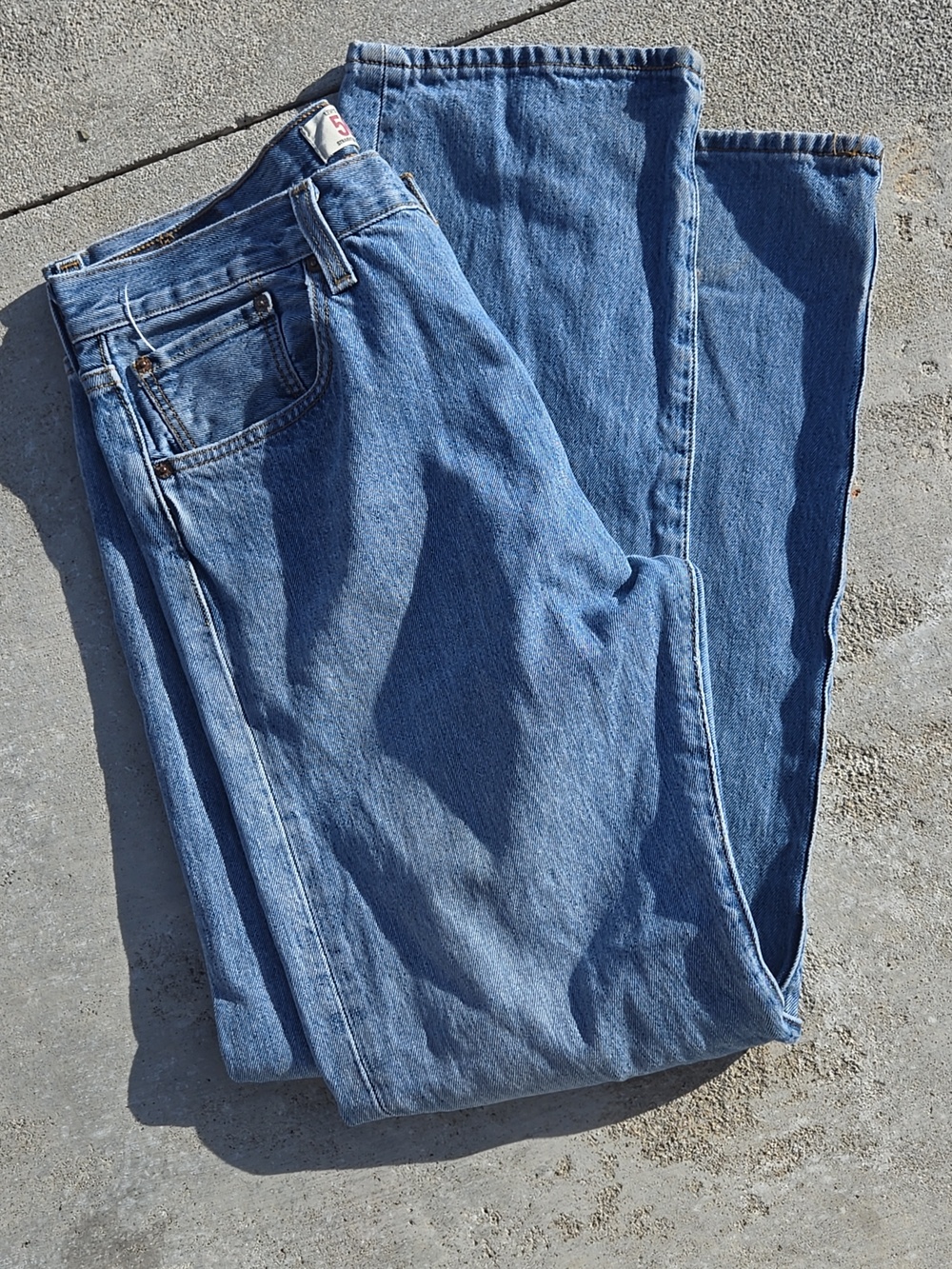 Levi's Light Blue Straight Jeans 501 Unisex Style, W35 L34, GUC, Casual Chic - Picture 3 of 11